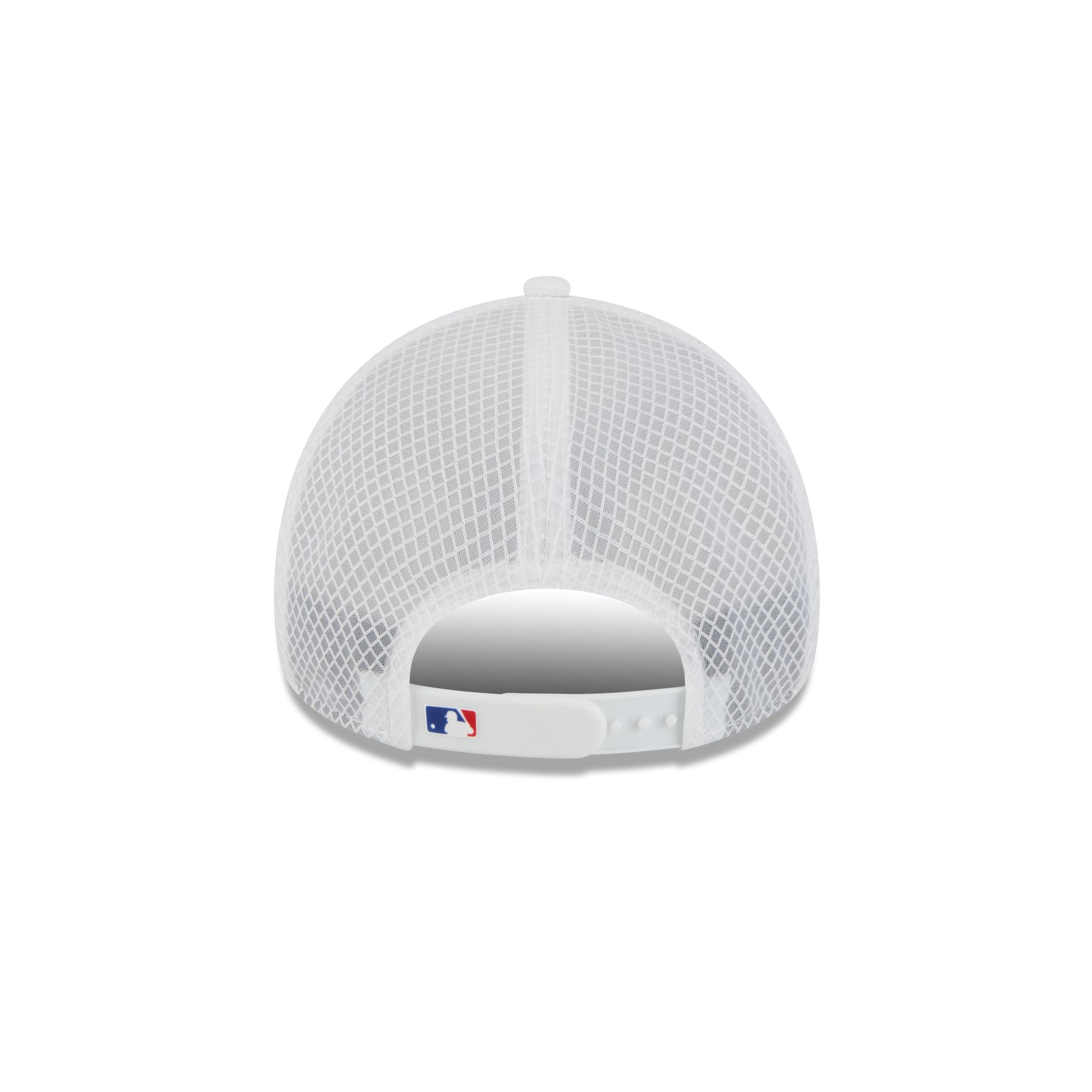 Chicago Cubs 2026 Batting Practice White 9FORTY APEX Trucker Hat - Image 6