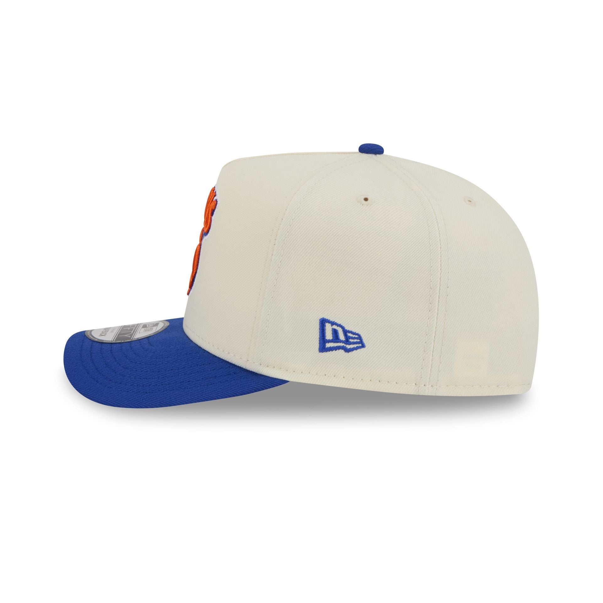 New York Knicks 1946-1963 Hardwood Classics Chrome White 9FIFTY A-Frame Snapback Hat - Image 4