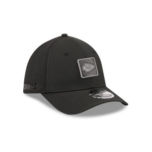 Kansas City Chiefs 2026 Training Black 39THIRTY M-Crown Stretch-Fit Ha