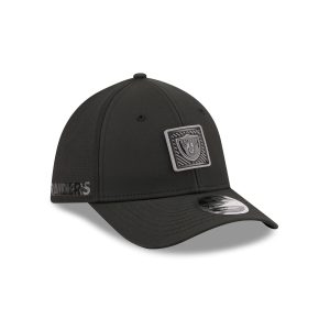 Las Vegas Raiders 2026 Training Black 39THIRTY M-Crown Stretch-Fit Hat