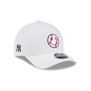 New York or Nowhere x New York Yankees Baseball White 9FORTY M-Crown A-Frame Snapback Hat