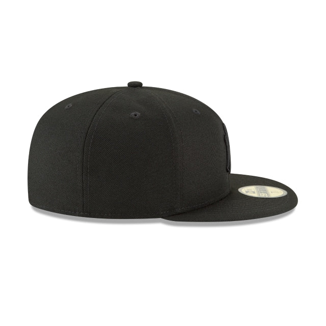 New York Yankees Blackout Basic 59FIFTY Fitted Hat - Image 6